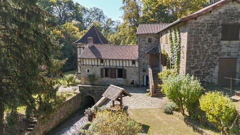 Ancien moulin à eau du XVIIIe siècle rénové par architecte