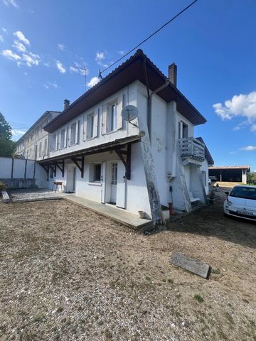 Grande batisse familliale avec dépendance, terrain et piscine à rénover